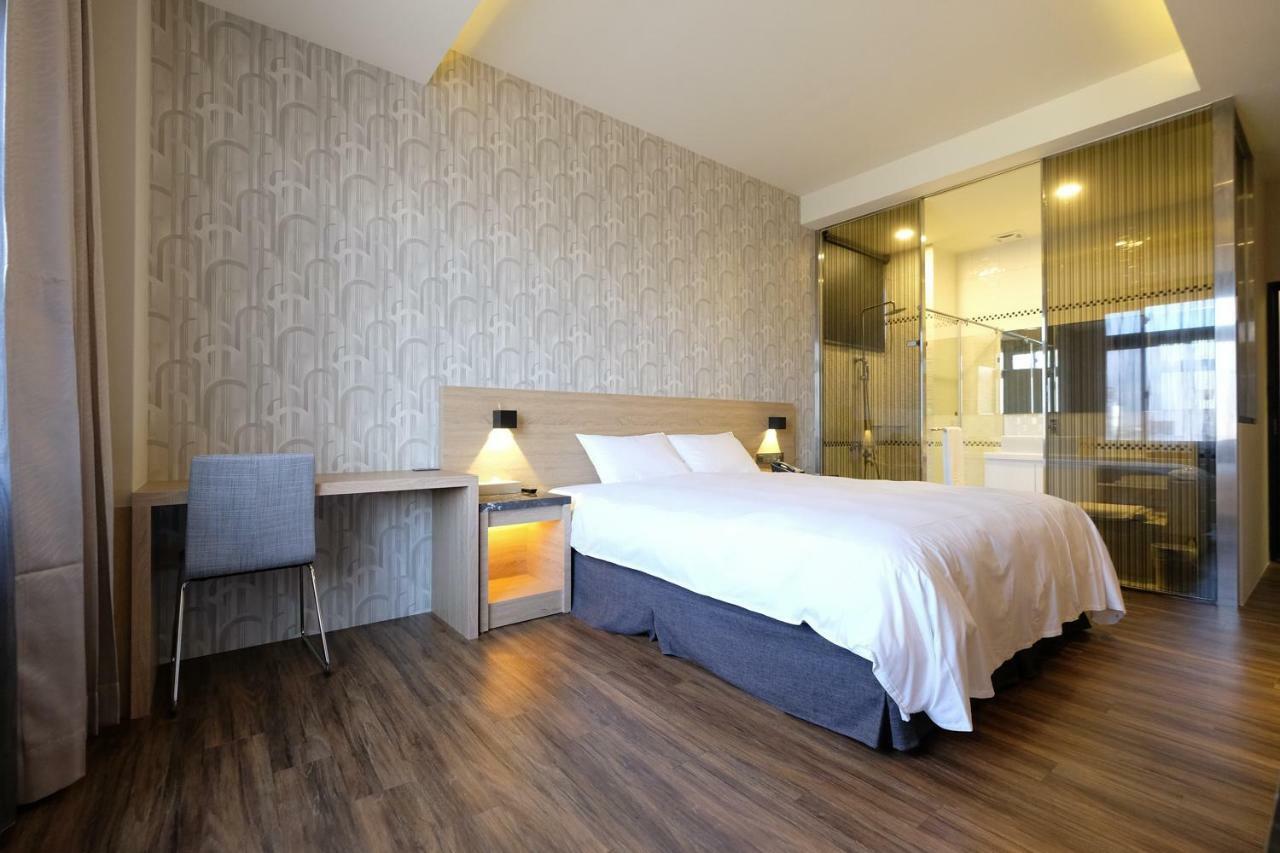 Yu Chun Hotel Đài Trung Ngoại thất bức ảnh