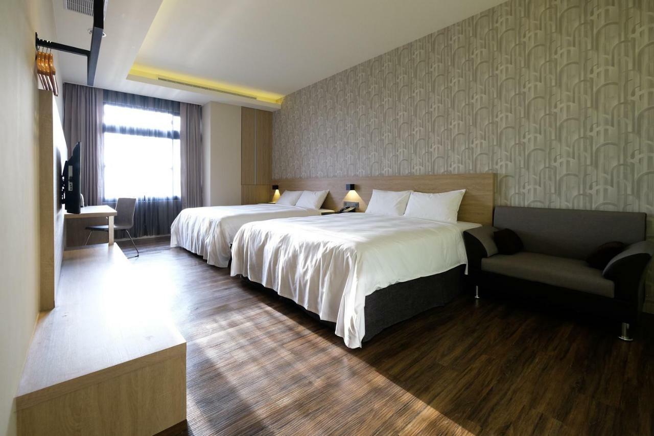 Yu Chun Hotel Đài Trung Ngoại thất bức ảnh